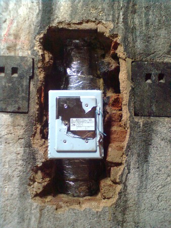 tepelně izolovaný čistící otvor před zazděním